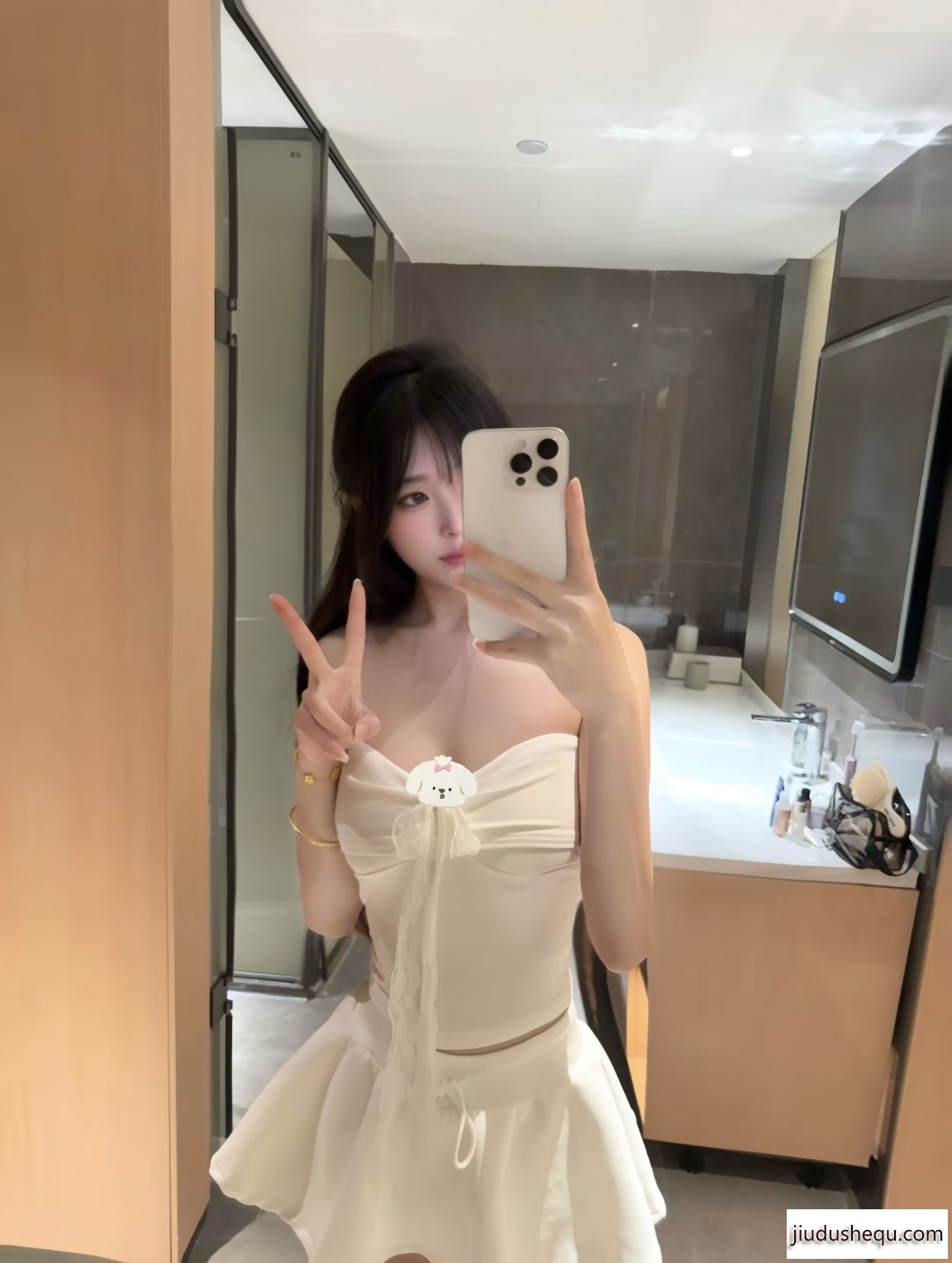 DCB0AF32FF2AE60BCB6A9F19BE870E5A.jpg
