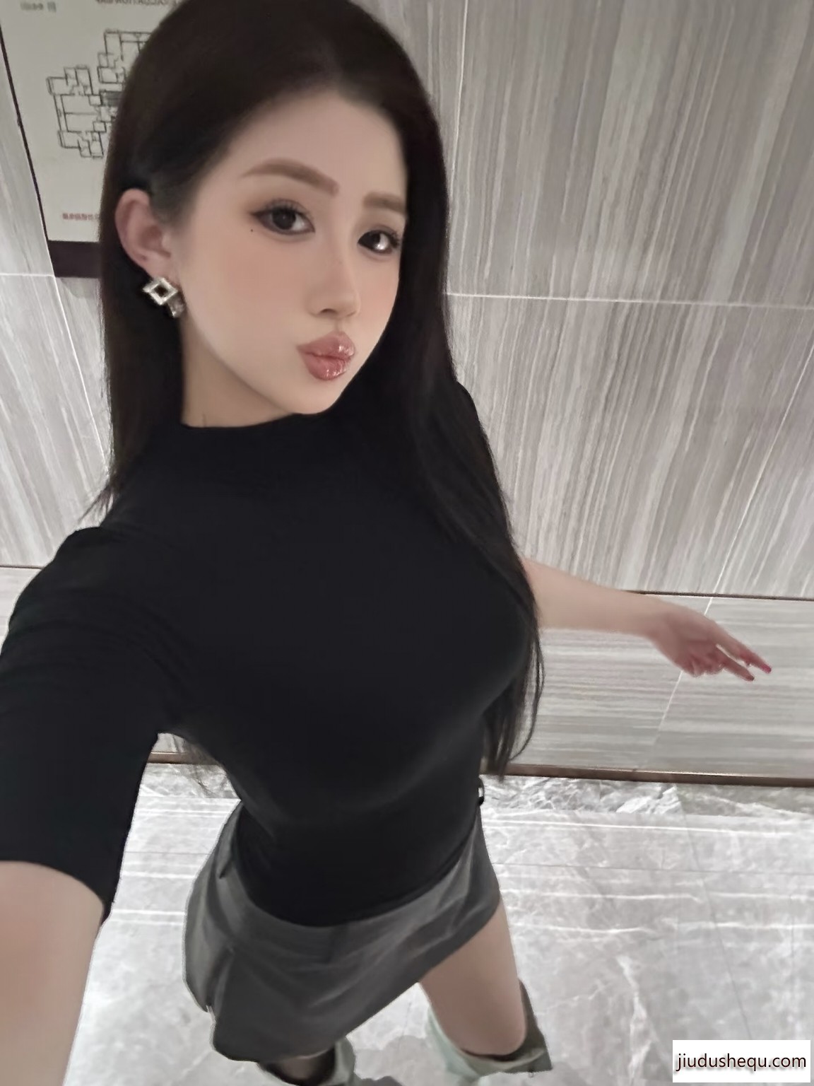 68D60C4A713E6309E6DA1619081BE512.jpg
